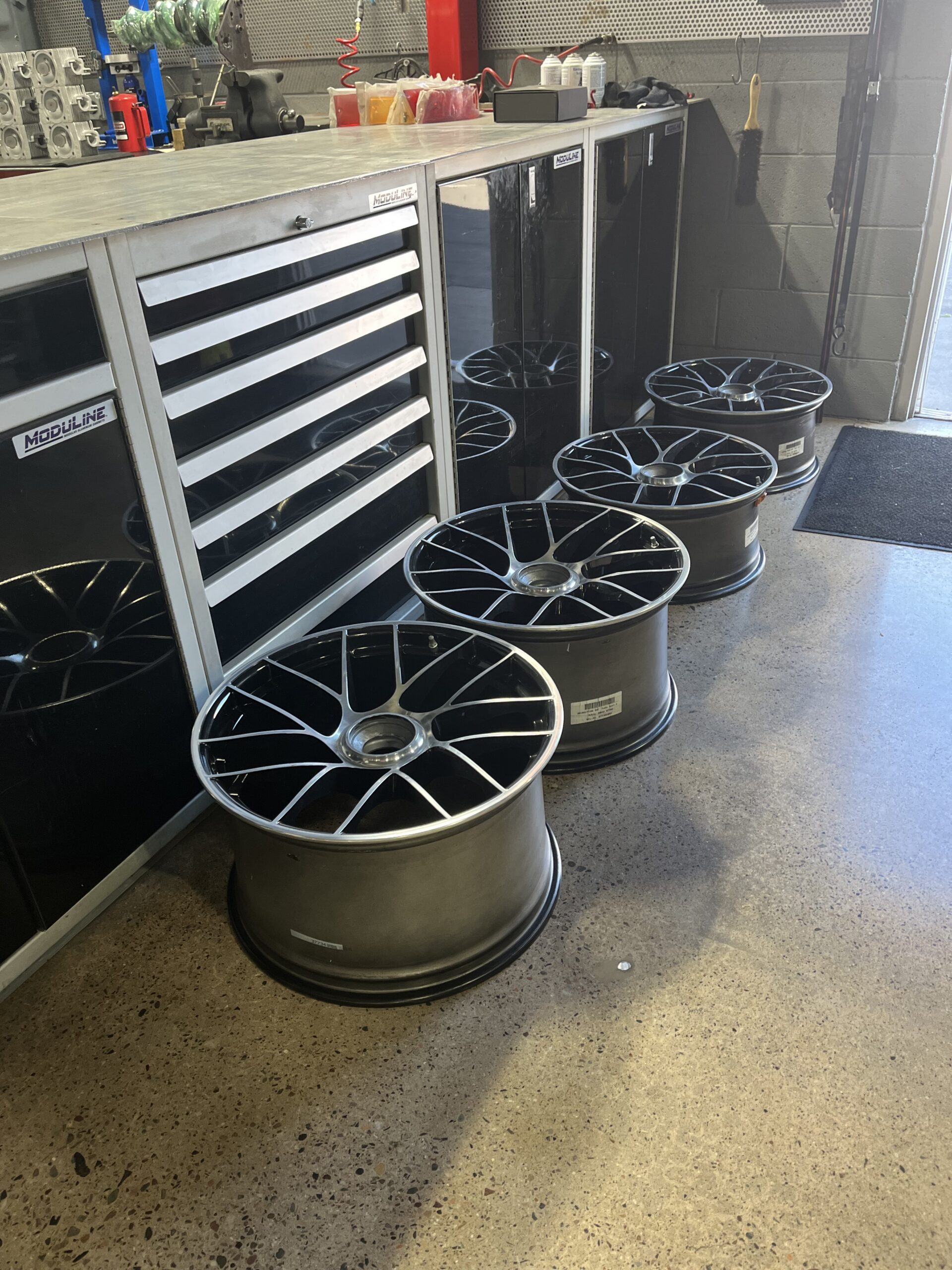 Porsche Turbo Sport III center lock wheels with TPMS – full set